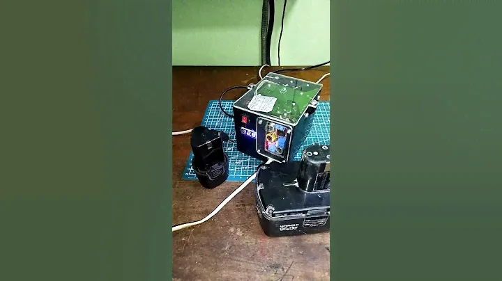 #Как правильно заряжать аккумулятор шуруповерта 🔋.#литий#шуруповерт#зарядка#своимируками